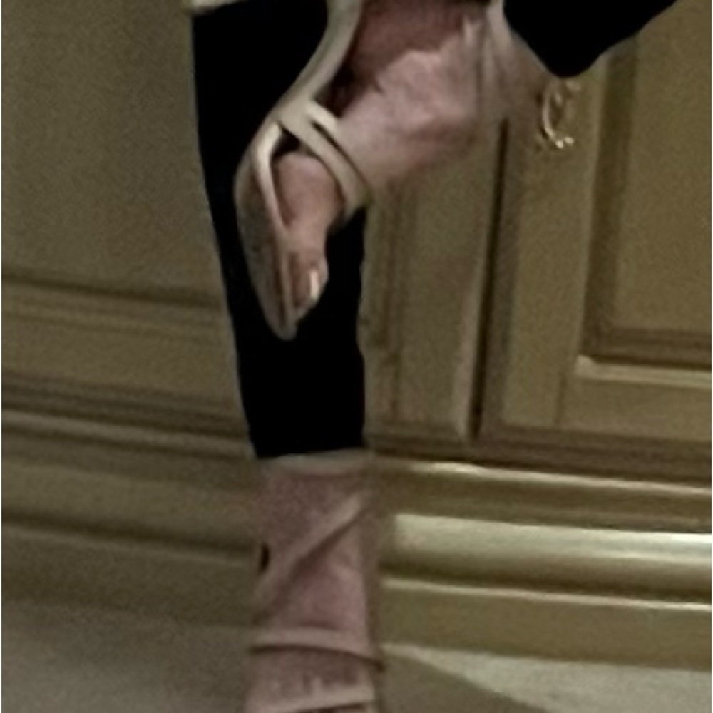 Bone colored strapy sandals - Picture 2 of 7